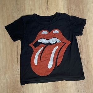 Rolling Stones Black T Shirt. Lips. Size 4 kids. Excellent‎ condition!